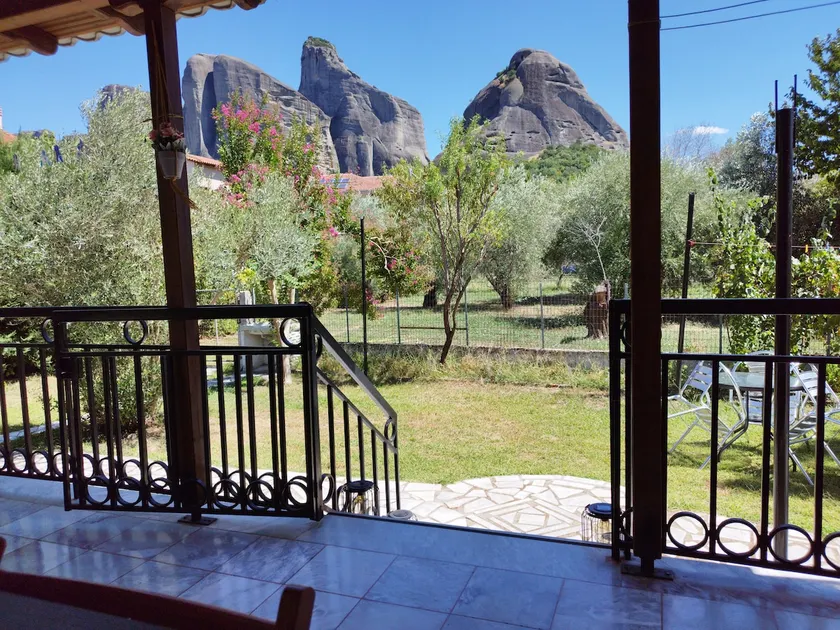 Kastraki House with a view - Image 1