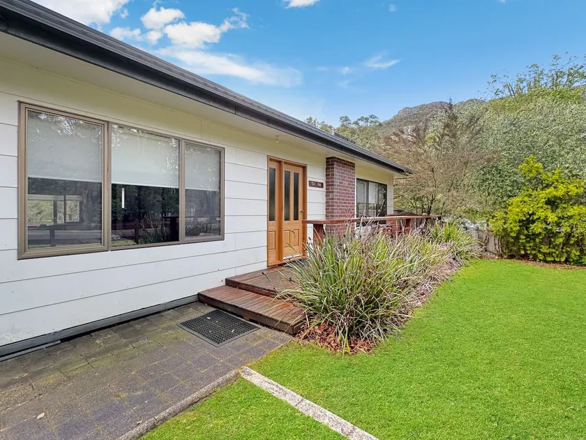 The Gap Holiday Cottage by Halls Gap Accommodation - Image 1