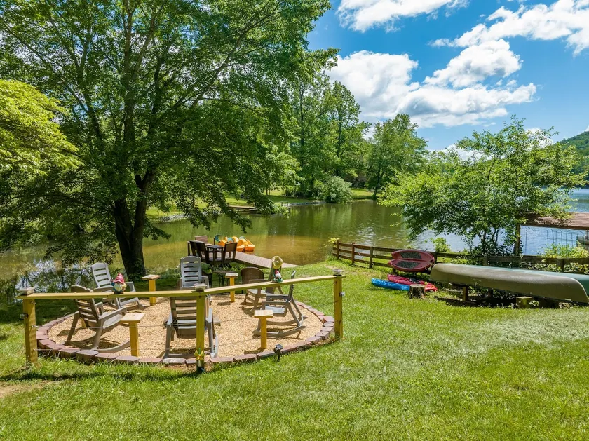 Haus am See 15 min. von den Blue Ridge Mountains - Image 1