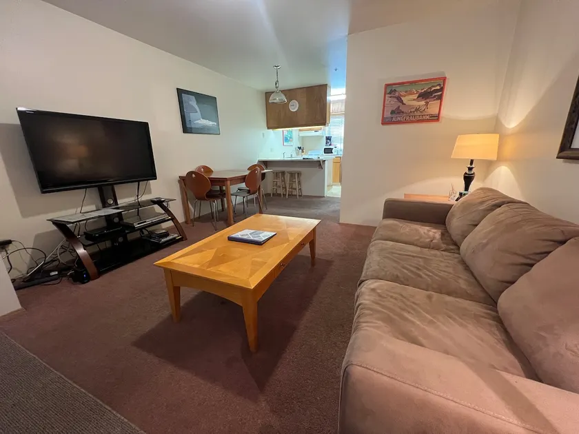 Easy Living: Condo in Downtown Hood River - Image 1