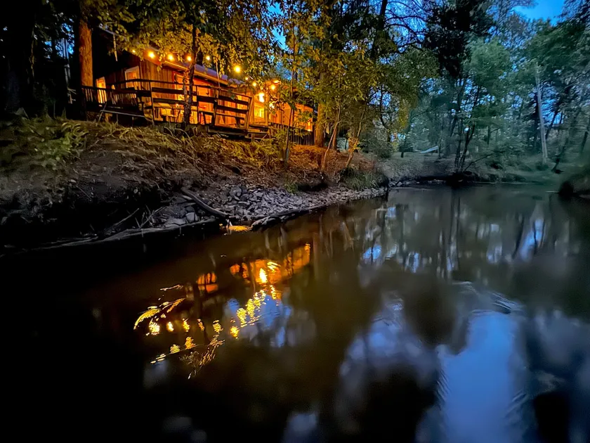 Quiet Seclusion at Trade River Retreat Cabin - Image 1