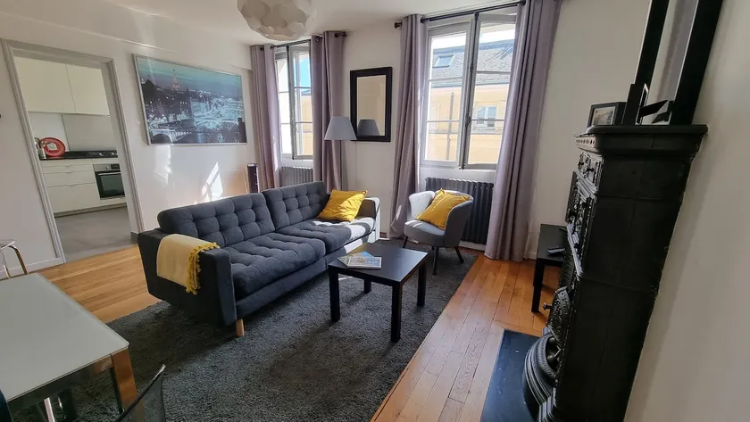 Castle apartment 2 bedrooms parking - Image 1