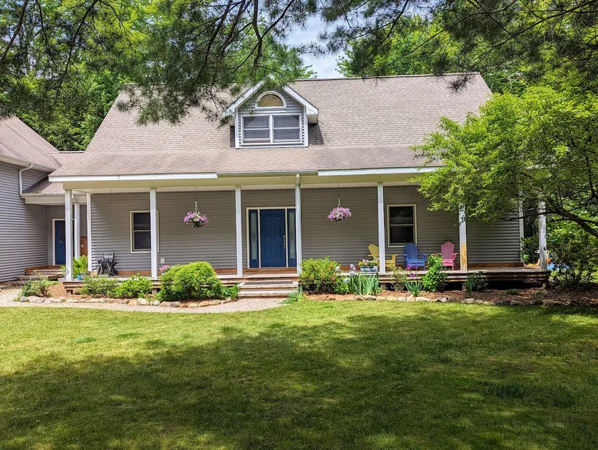 Creekside Hideaway - Image 1