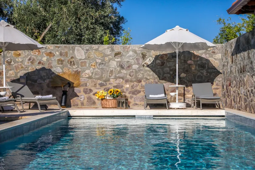Family friendly villa with private pool & garden. - Image 1