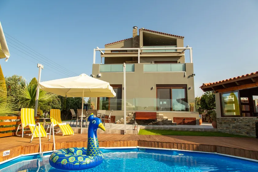 A Cozy Eco Villa by the Sea - Image 1