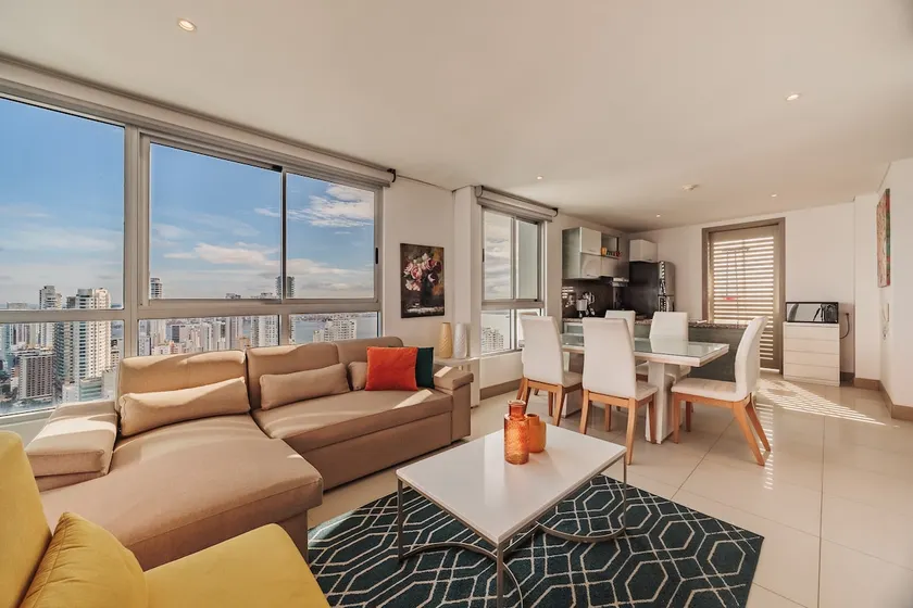 Beach Front 3BR Penthouse in Palmetto Beach - Image 1