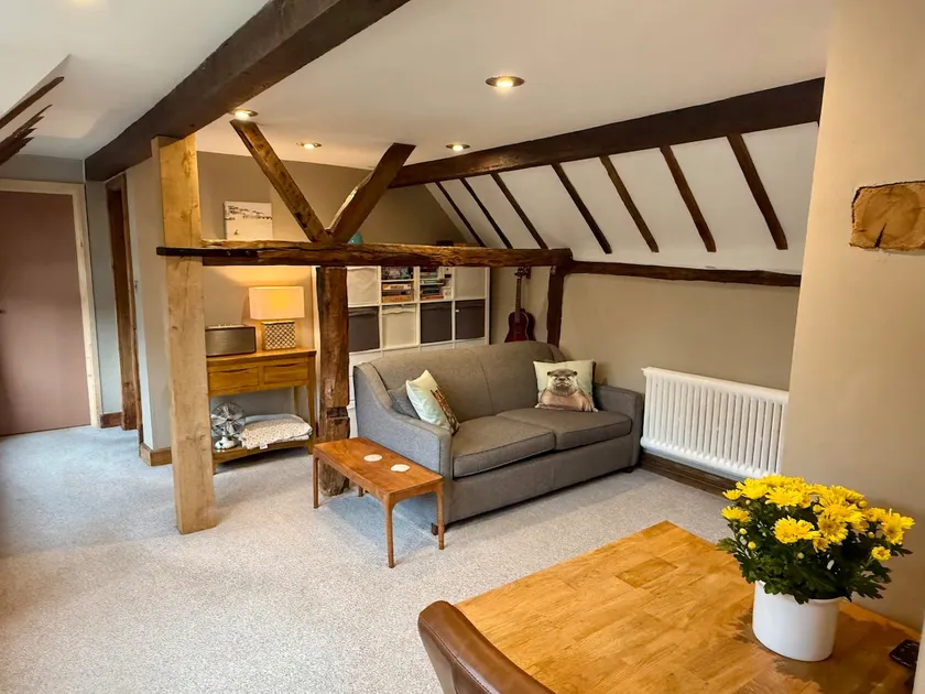 Cosy converted cow shed near Tenterden - Image 1