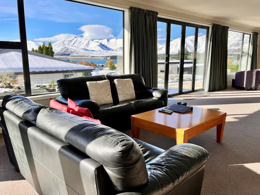 Walter Black Place - Lake Tekapo - Image 1