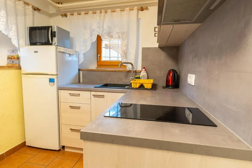 Jerman Pazlar | Lake Escape: Cozy 2‑Room Apartment - Image 1