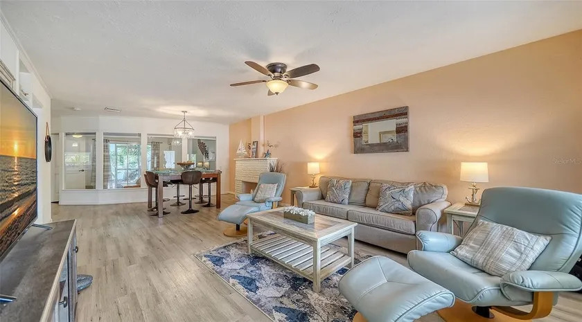❤ Villa & Garden in Downtown ~ 5 Min to Beaches - Image 1
