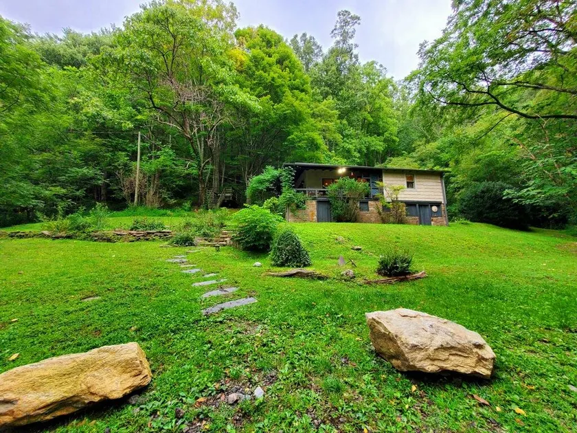 Bears Den Cottage - Image 1