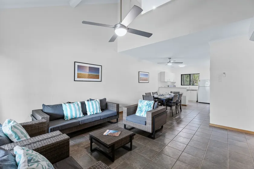 Cable Beachside Apartments - Image 1