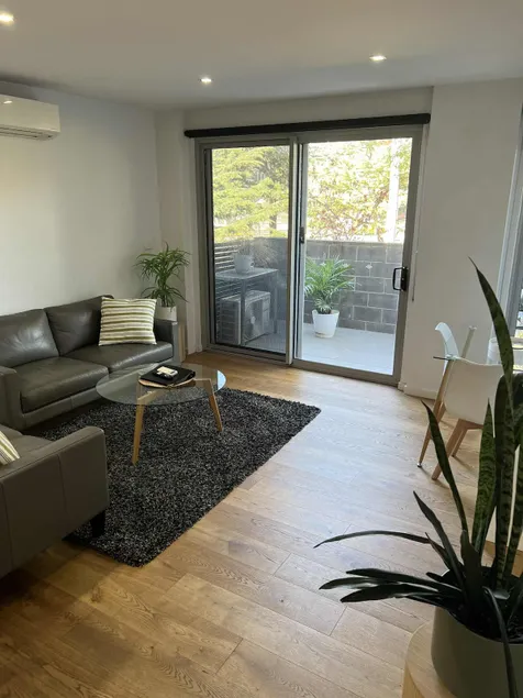 1 Bedroom Apartment next to Hospitals Central Hbrg - Image 1