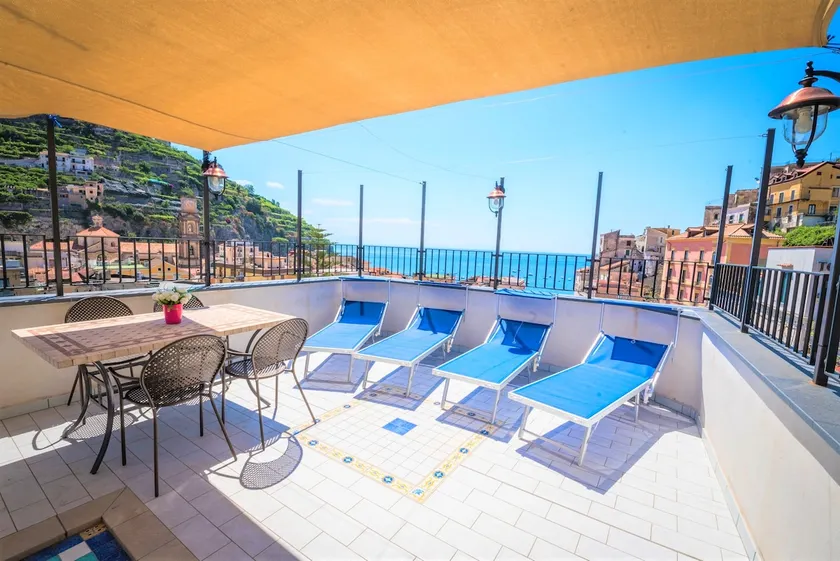 Sea Views House w/Solarium/Rooftop • Walk to Beach - Image 1