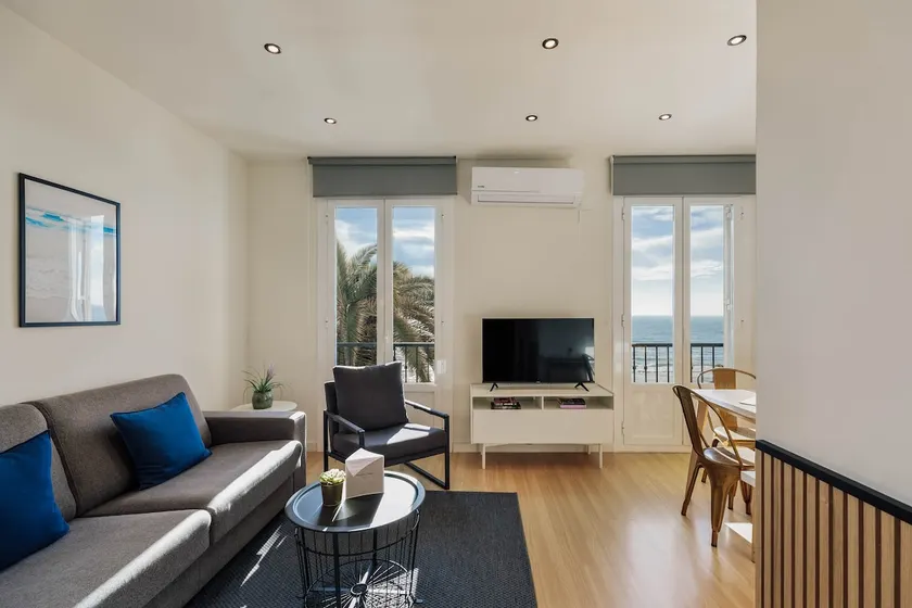 Beachfront 3 bedroom Apartment by Sitges Group - Image 1