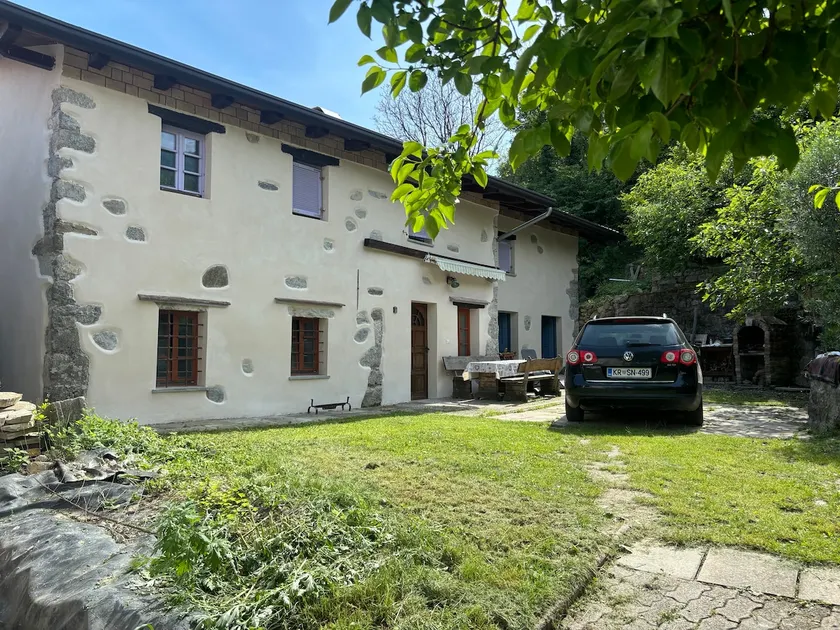 Old spacious, stone house in a small village. - Image 1
