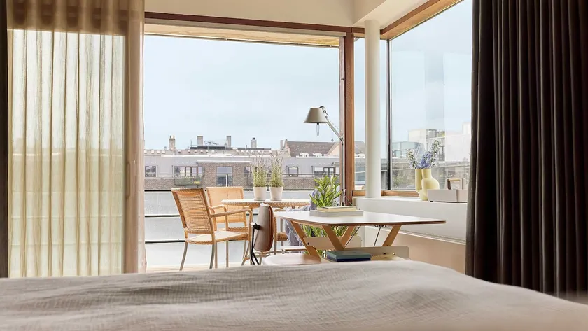 Fully-serviced 2-bedroom Apartment with Balcony - Image 1