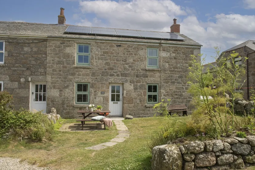 Giffy House - traditional cottage with sea views, near Sennen & Gwenver beaches - Image 1