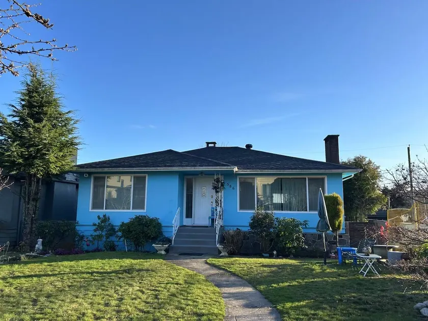 Blue House Main Floor Suite Near Skytrain 蓝漫雅居 - Image 1