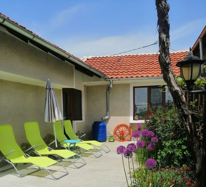 Calla Retreat - Image 1