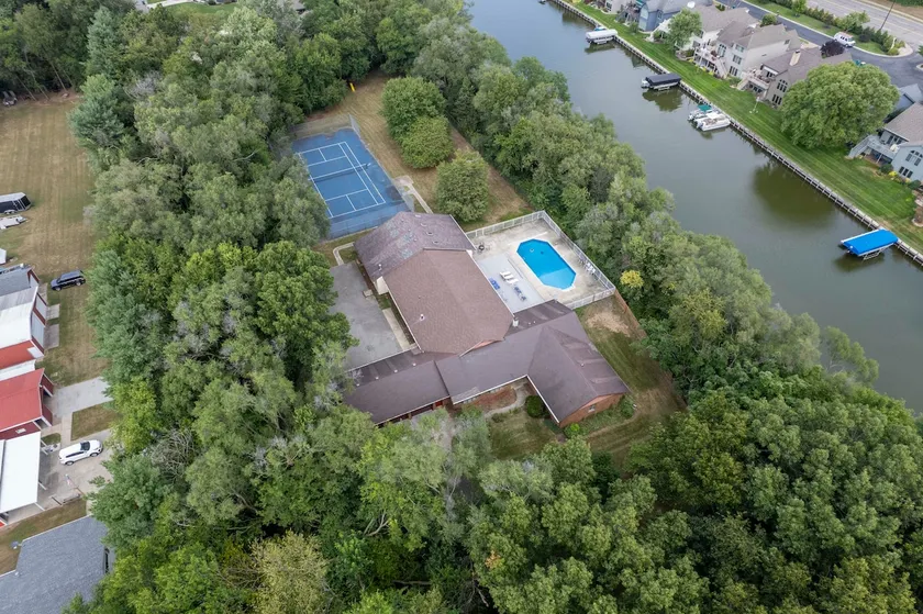Luxury 6BR Summer Retreat | Pools + Sports Court - Image 1