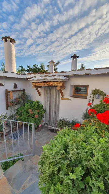Romantic retreat in the Upper Alpujarra with terrace - Image 1