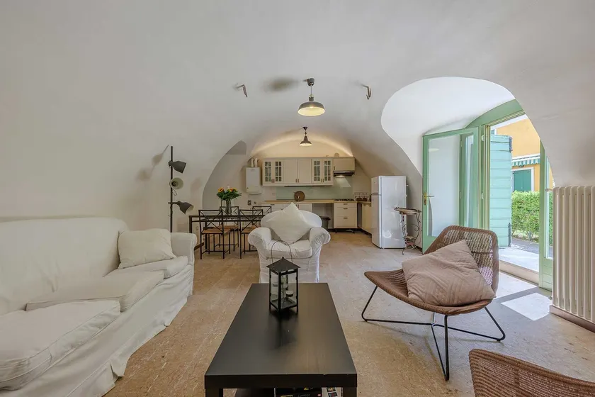 Historic apartment in Villa Cisano ”Volta” - Image 1