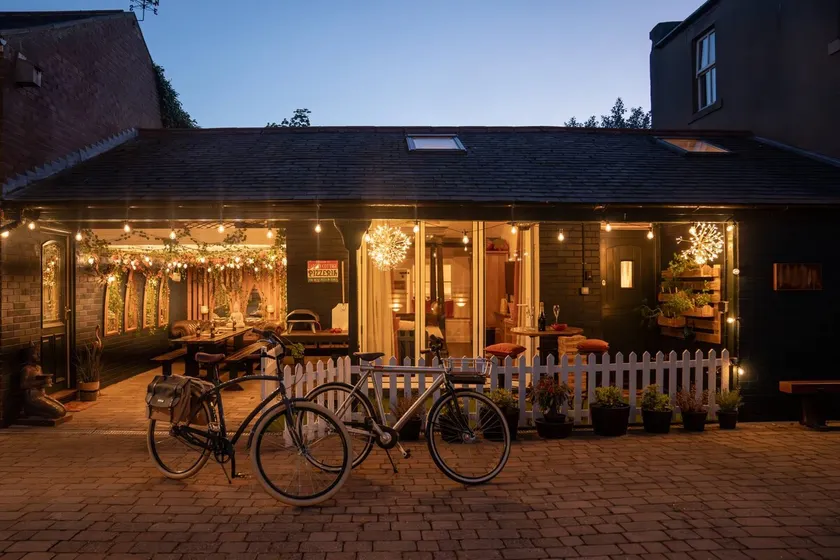 Garden Cottage at Old Post Office - Image 1