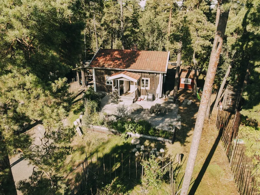 Beautiful cottage, idyllic nature, near StockholmC - Image 1