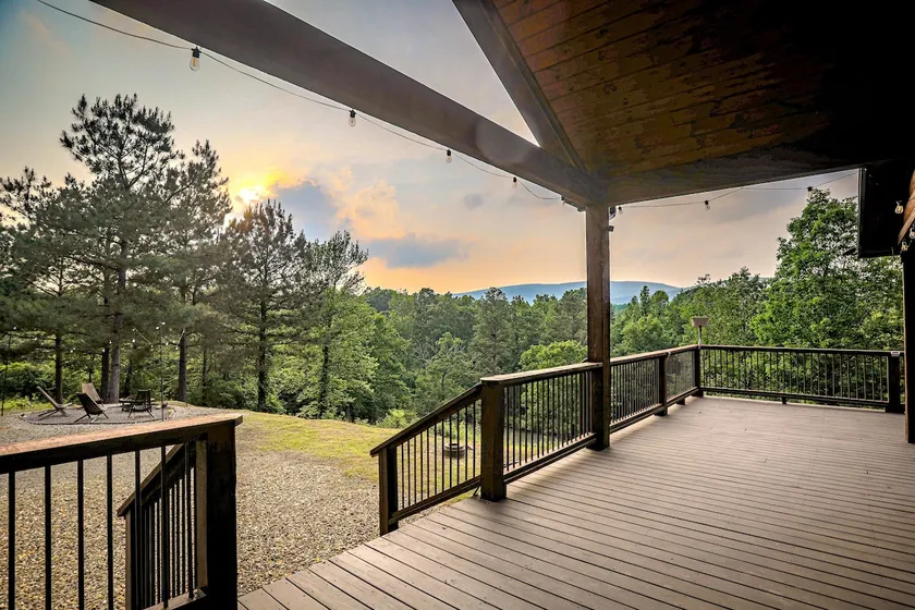 Peaceful riverside retreat, amazing mountain Views - Image 1