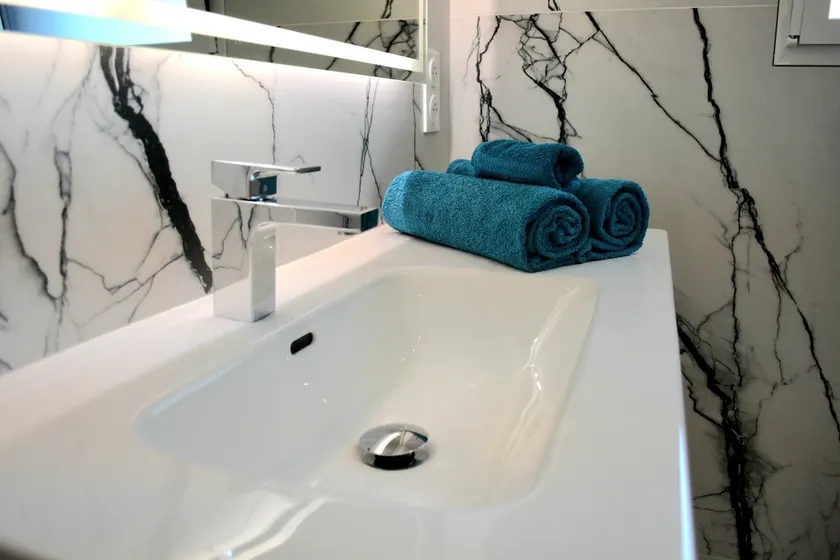 Private studio in a 2-star main residence - Image 1