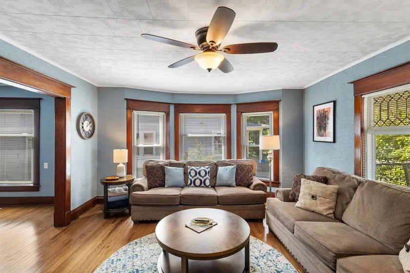 Great Yard, HOT TUB, Steps from Downtown - Image 1