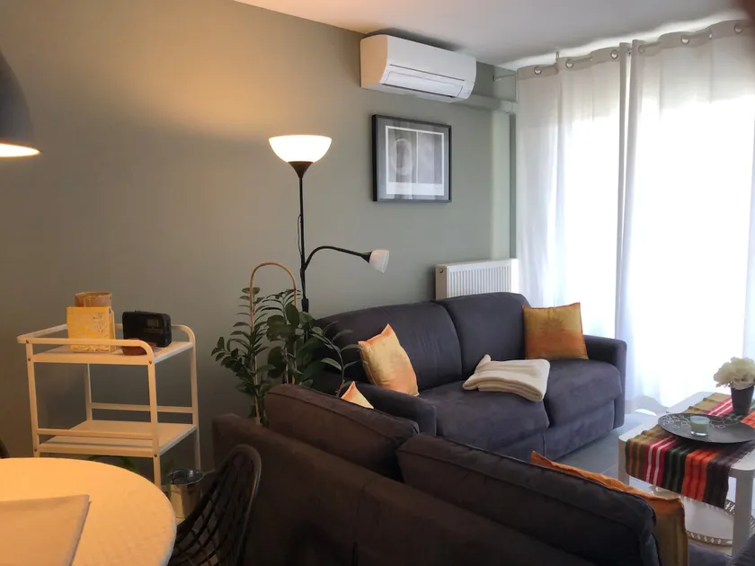 New 44 m2 air-conditioned apartment – secure parking - Image 1