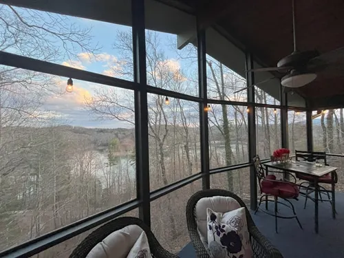 Cozy Cottage, Lake view, Pet friendly, FIBER WIFI! - Image 1