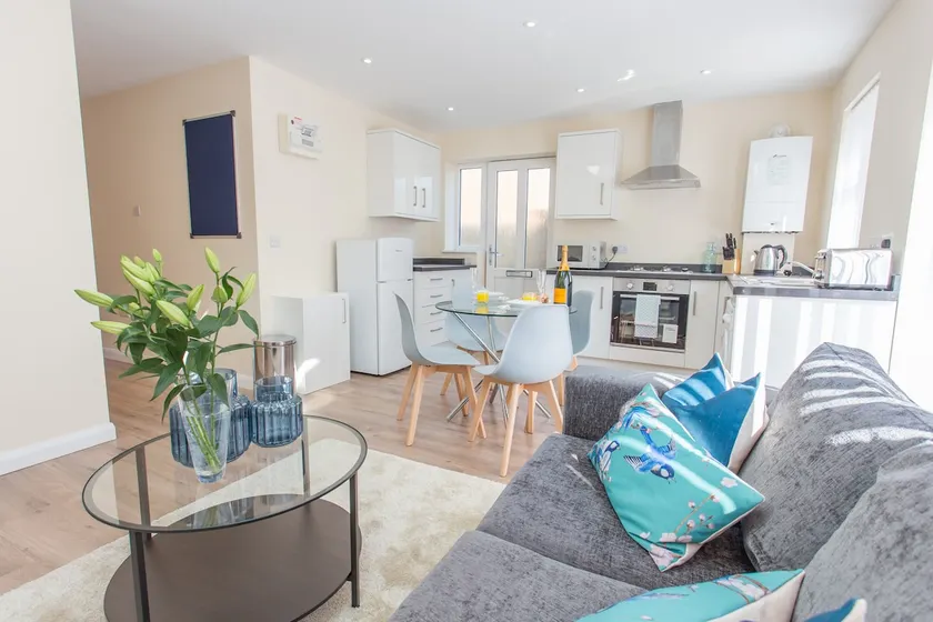 Modern | Open Plan | 2BR | 6 Guests | Garden/Patio - Image 1