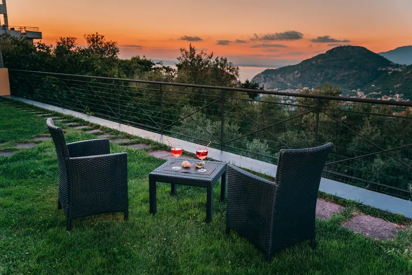Villa Fanella, independent house with a private garden, between Sorrento&Amalfi - Image 1