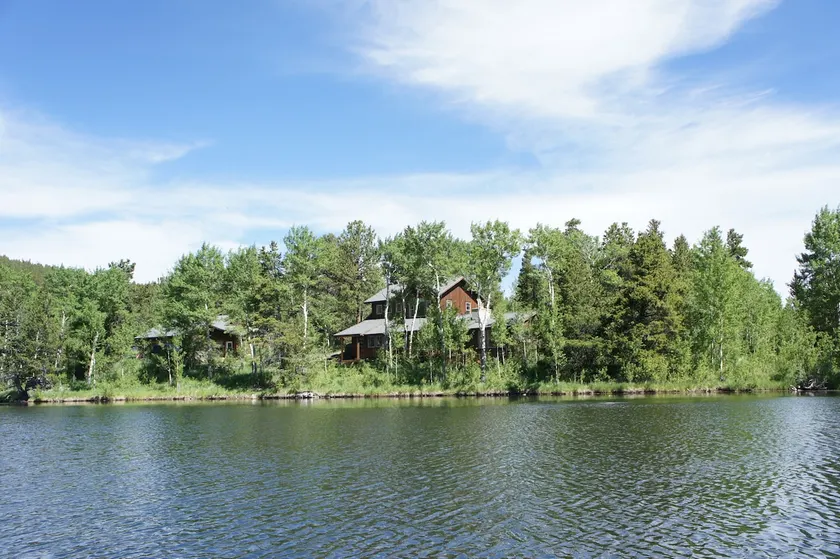 The Snowline Lakehouse - Image 1
