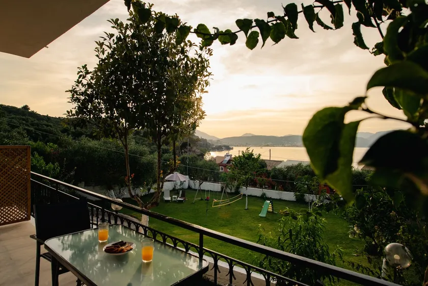 Armonia Apartments - Image 1