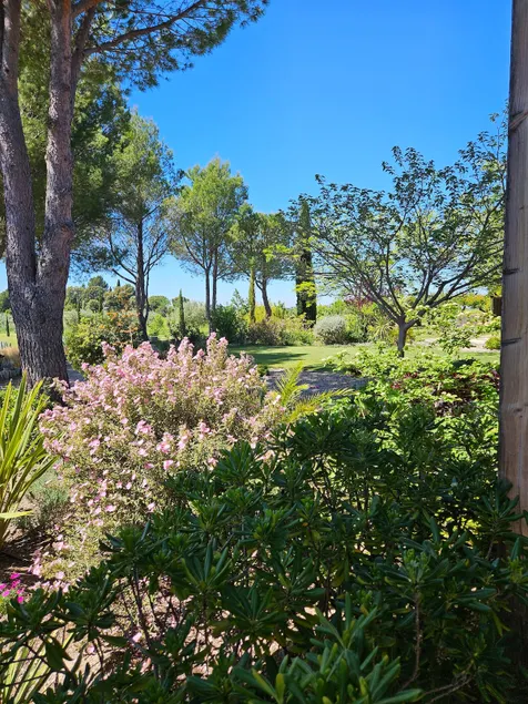 Country house at the foot of Ventoux - Image 1
