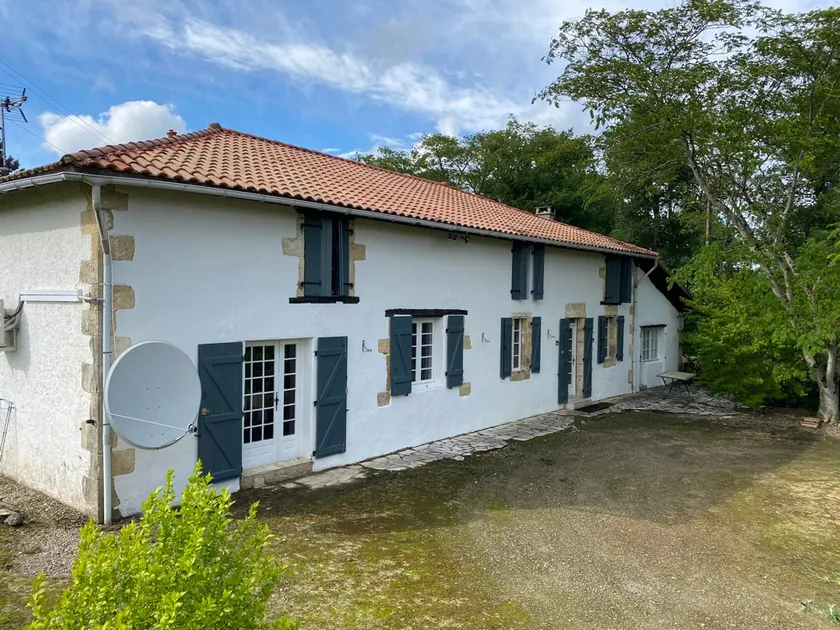 Lacrouts. Superb renovated farmhouse. SW France. - Image 1