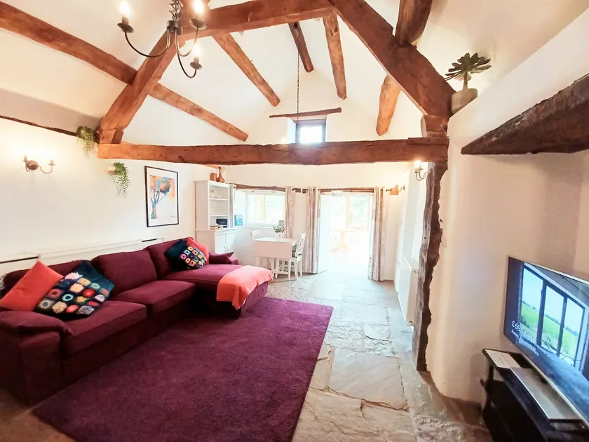 A peaceful escape in rural Herefordshire - perfect for families and friends. - Image 1