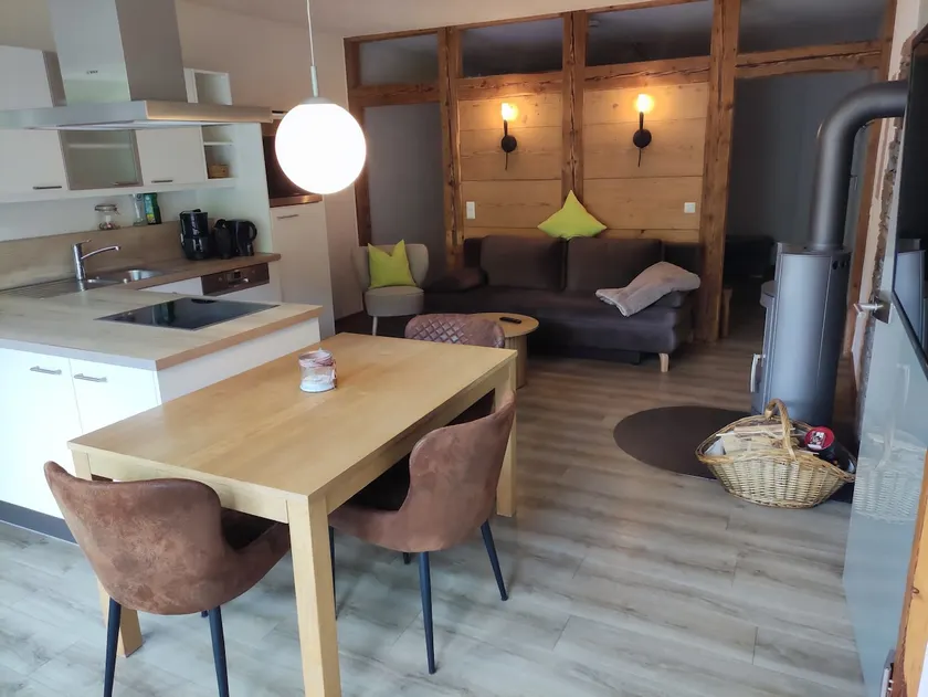 Appartamento con barbecue, giardino e terrazza | Vista sul giardino - Image 1