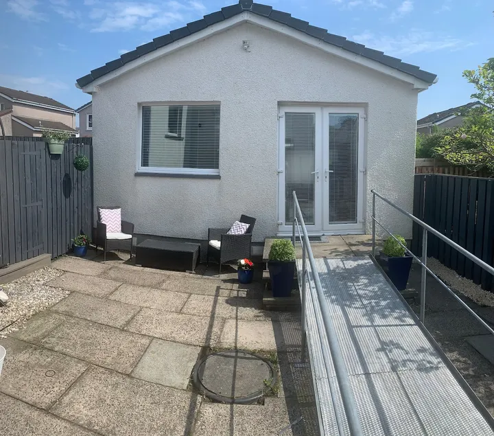 Milngavie Garden Cottage - Image 1