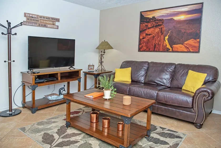 Cozy Condo | Walk to Shops, Restaurants, Galleries - Image 1
