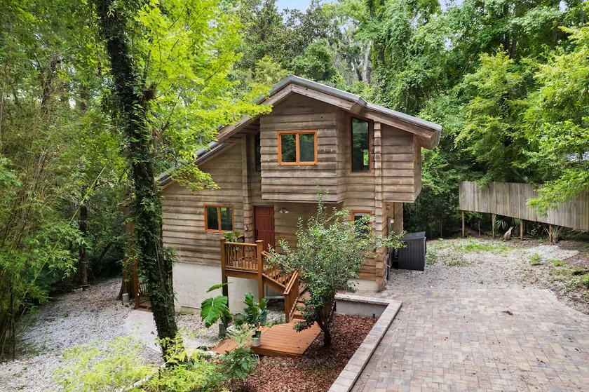 Chalet in Florida Park, 1/2 mile from campus - Image 1