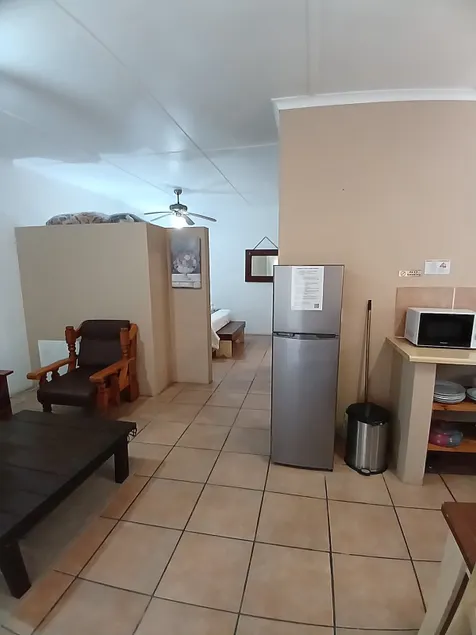 Tourist Lodge Gansbaai - Image 1