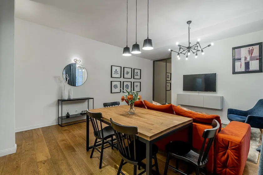Domillion New City Hall Duplex D11D for 12 ppl! - Image 1