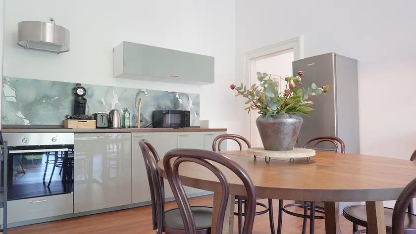 3-Zi Apt. No2 with Balcony City Centre freeparking - Image 1