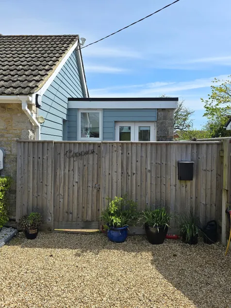 Coppice, Entire 1 bedroom annex, pet friendly. EV Charger. - Image 1
