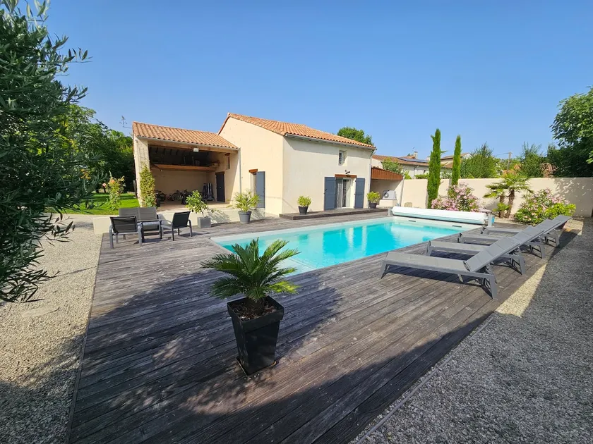 House near La Rochelle and Marais Poitevin - Image 1